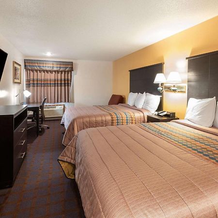 Rodeway Inn Red Oak Экстерьер фото