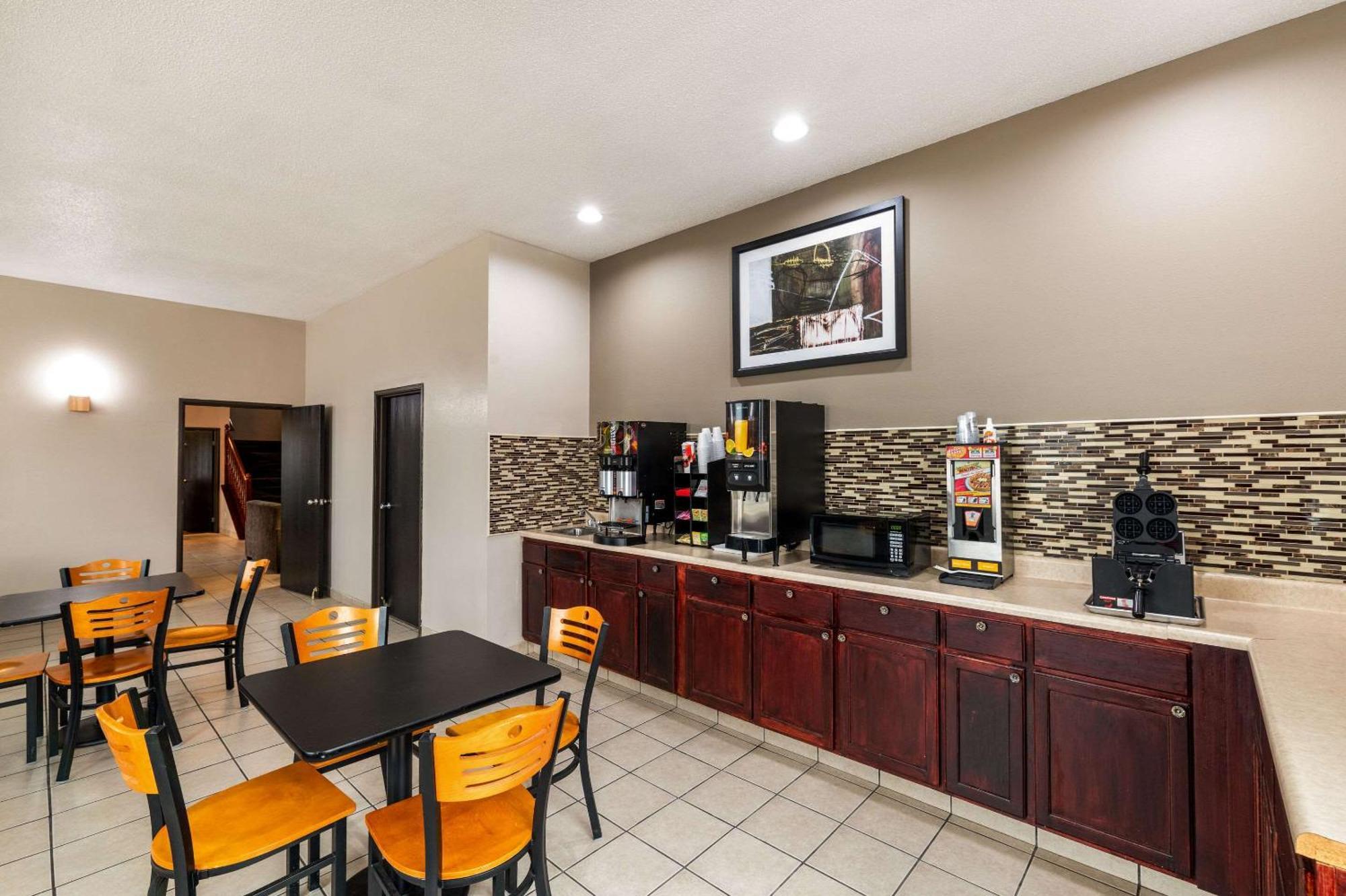 Rodeway Inn Red Oak Экстерьер фото