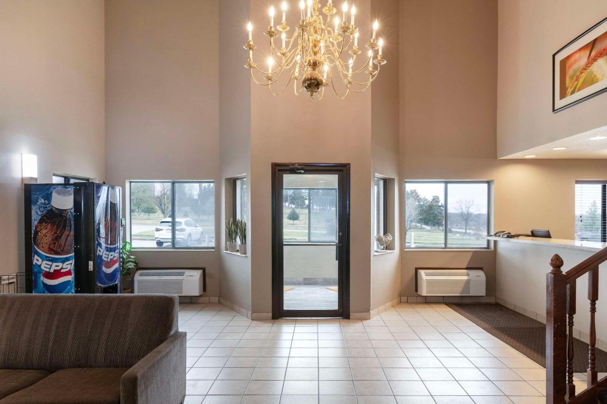 Rodeway Inn Red Oak Экстерьер фото