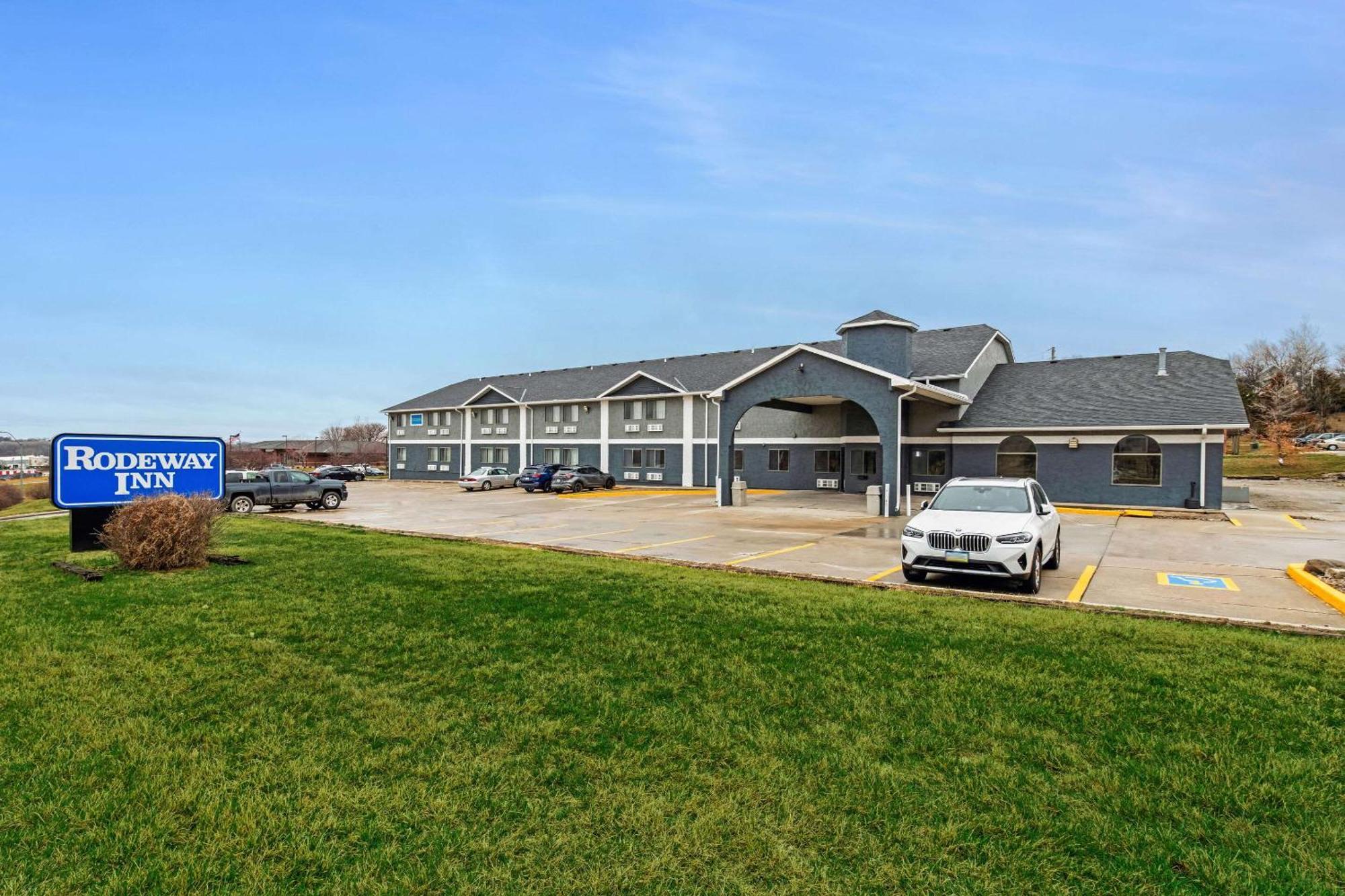 Rodeway Inn Red Oak Экстерьер фото