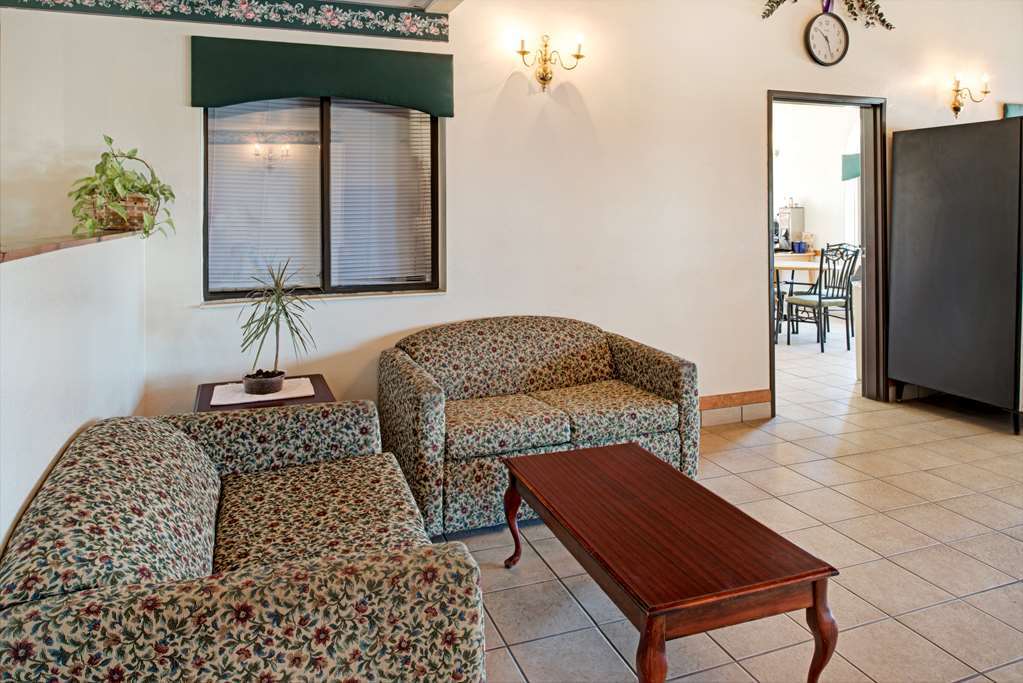 Rodeway Inn Red Oak Интерьер фото