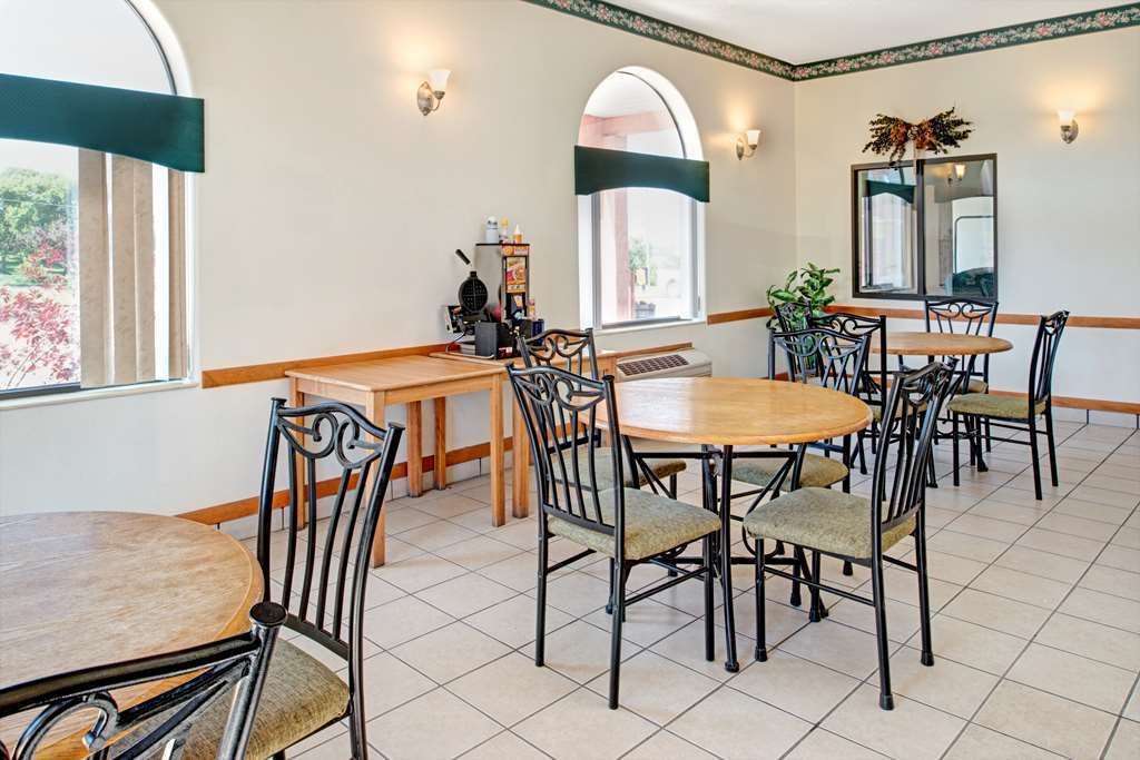 Rodeway Inn Red Oak Удобства фото